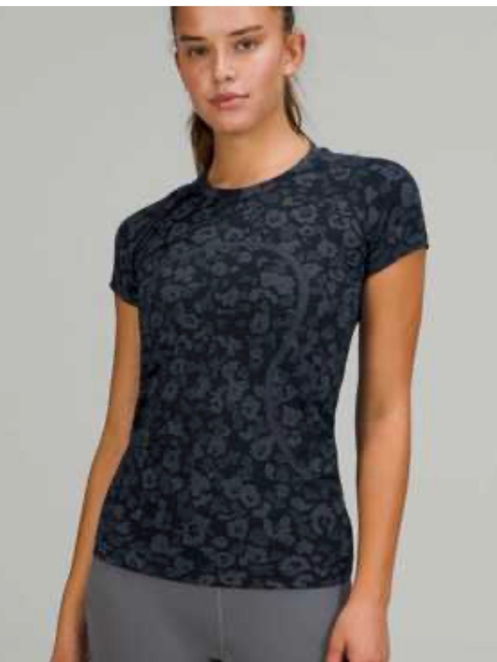 Lululemon Swiftly Tech Short Sleeve Shirt 2.0
Dappled Floral True Navy / Ocean A
